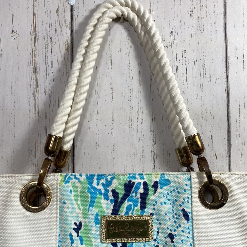 Lilly Pulitzer White Spa Blue Canvas Island Tote Beach Bag - Picture 2 of 16